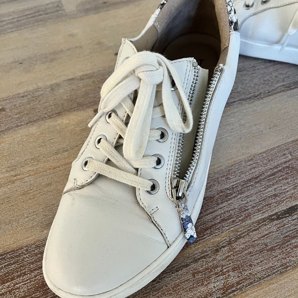 Naturalizer Women's Macayla Women Size 8.5 Tennis Shoe Snakeskin Zipper White - Picture 2 of 16